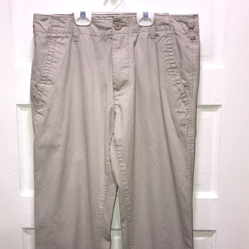 Gap Khakis SIZE 32x32